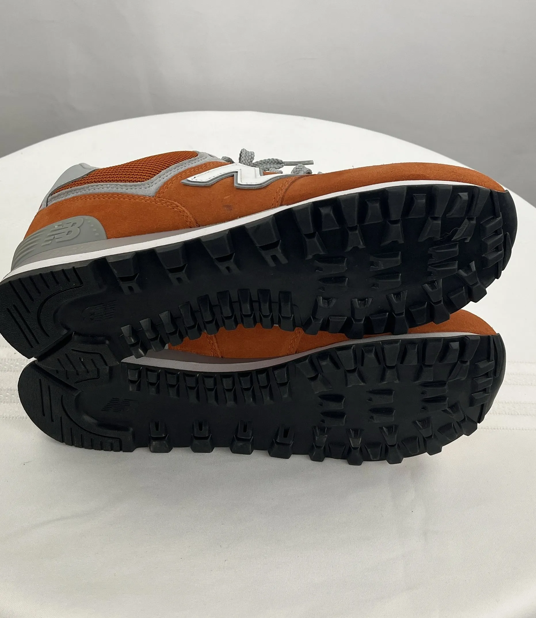 New Balance Men's 574 Classics Orange Grey White Suede Sneakers Size 10.5 NWOB